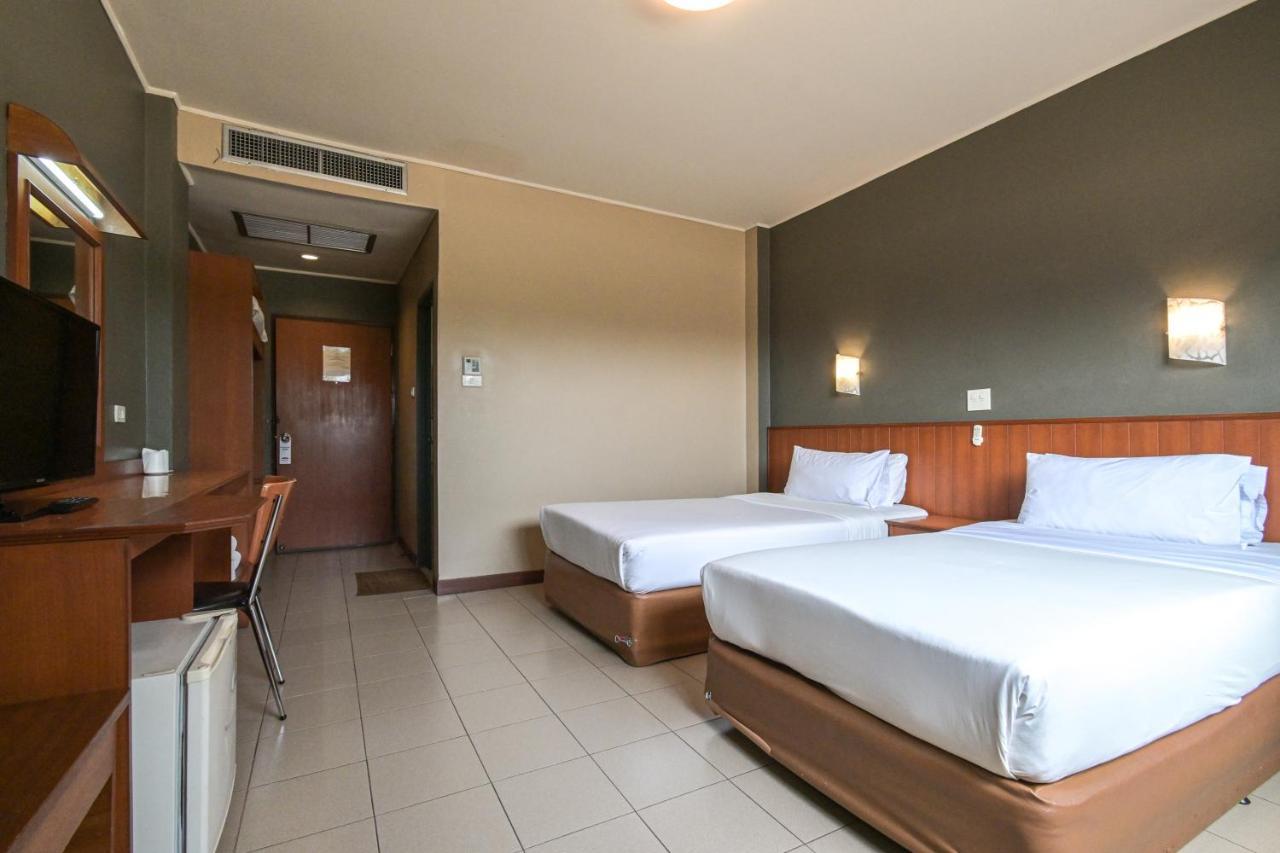 Rattana Park Hotel Phitsanulok Luaran gambar