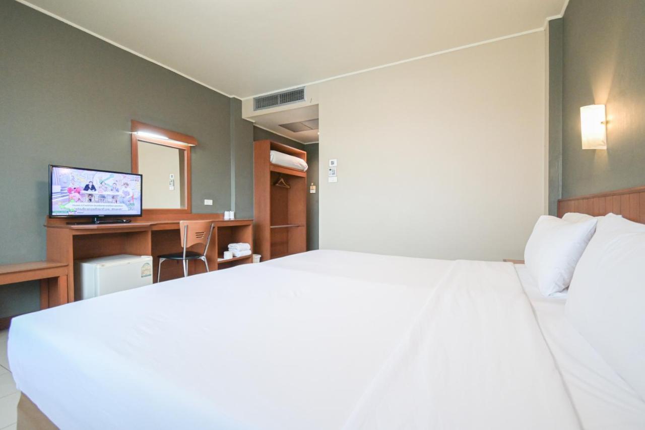 Rattana Park Hotel Phitsanulok Luaran gambar