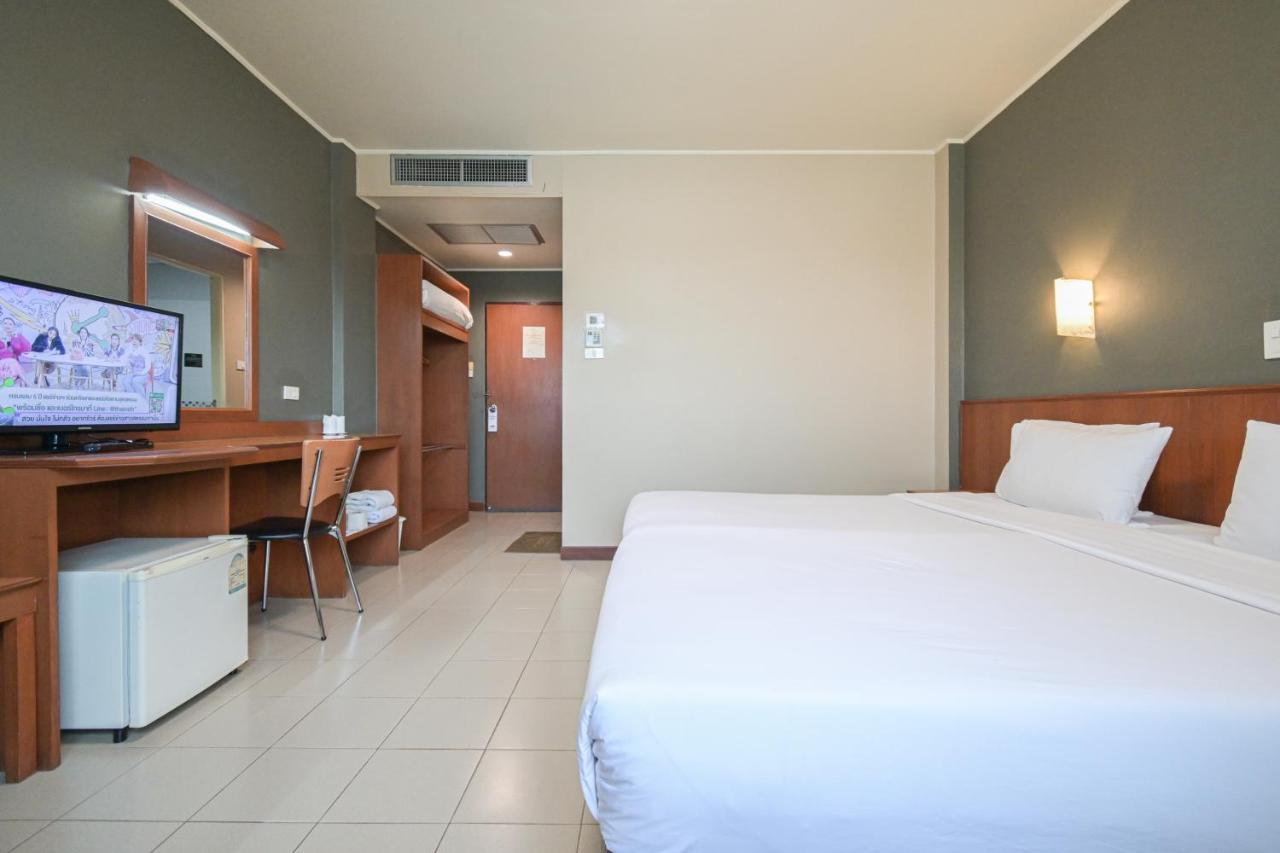 Rattana Park Hotel Phitsanulok Luaran gambar