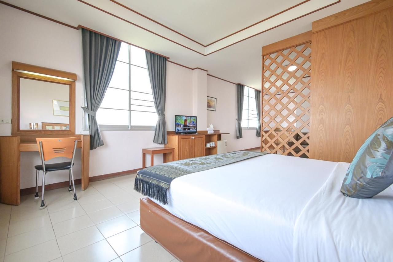 Rattana Park Hotel Phitsanulok Luaran gambar